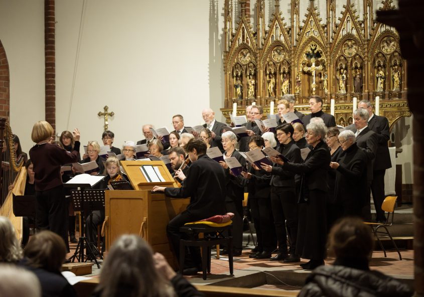 Chor der Kirche Heilige Familie