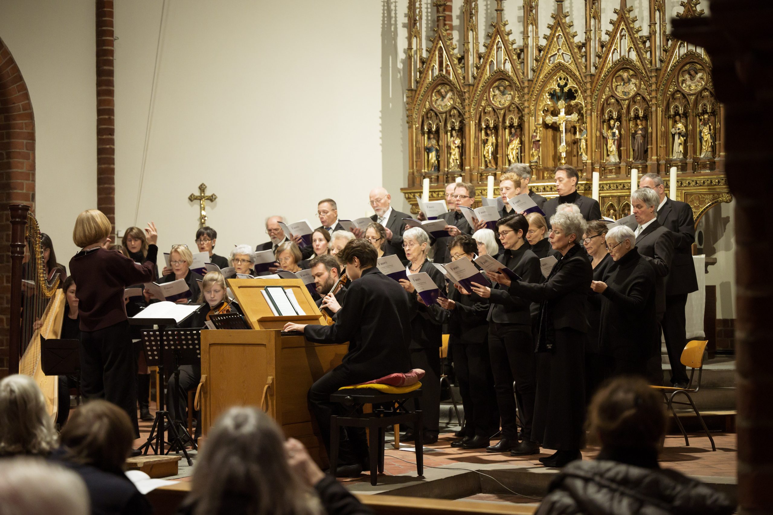 Chor der Kirche Heilige Familie